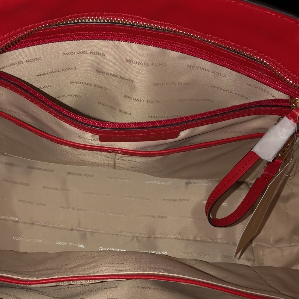 Micheal Kors large red leather shoulder bag outside pockets, 2 handles - Picture 7 of 15